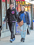 EXC - MARK RONSON OUT WITH PARTNER IN NOTTING HILL