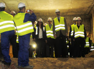 El Principe Felipe inaugura la prolongacion de la linea 9 de metro de Madrid.