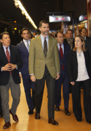 El Principe Felipe inaugura la prolongacion de la linea 9 de metro de Madrid.