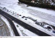 France, Vehicules bloques par la neige dans le Calvados