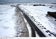 France, Vehicules bloques par la neige dans le Calvados
