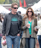 Cindy Crawford And Rande Gerber Go To The Farmer's Market