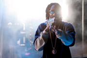 Snoop Dogg has a Smoking Good Time at the Ultra Music Festival [NO Germany, Austria]