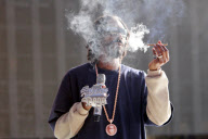 Snoop Dogg has a Smoking Good Time at the Ultra Music Festival [NO Germany, Austria]