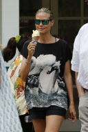 *EXCLUSIVE* Heidi Klum and the kids take the Pineapple Express