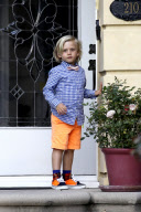 Gwen Stefani and Gavin Rossdale head home with the Family in Smiles