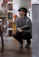 Anne Hathaway book shopping