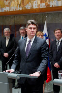 Slovenia: Slovenian National Assembly Ratifies Croatia's EU Accession Treaty