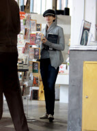 Anne Hathaway book shopping