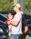 Chris Hemsworth And Family Go To Lunch