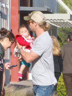 Chris Hemsworth And Family Go To Lunch