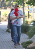 Chris Hemsworth And Family Go To Lunch