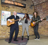 Boris Johnson & Misha B go busking