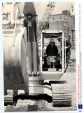 Baroness Thatcher Of Kesteven - Prime Minster - 1985 Mrs Margaret Thatcher Starts Up A Mechanical Diger At A Liverpool St Station Site ... Picture Desk ** Pkt5746-423362