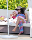 Bethenny Frankel And Daughter Bryn Enjoy A Day Poolside In Miami