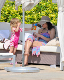 Bethenny Frankel And Daughter Bryn Enjoy A Day Poolside In Miami