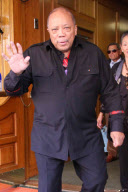 Quincy Jones greets his fans 
