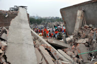 Einsturz einer Textilfabrik in Dhaka: Die Suche nach Überlebenden geht weiter