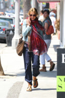 Natascha McElhone strolling on Abbot Kinney in Venice while on lunch break 