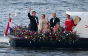 King Willem Alexander, Queen Maxima and their daughters on a boat cruise - Amsterdam
