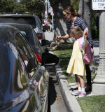 JENNIFER GARNER PICKS THE WRONG CAR