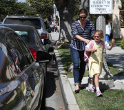 JENNIFER GARNER PICKS THE WRONG CAR
