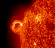 Gigantic rolling wave captured on the Sun - 01 May 2013