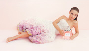 La actriz estadounidense Natalie Portman en el posado para la campa¿a de publicidad 2013 del perfume Miss Dior.