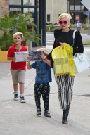 Gwen Stefani takes Kingston and Zuma out for models