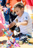 Gwen Stefani Takes The Kids To The Beach 