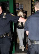 AMANDA BYNES GETS ARRESTED