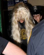 AMANDA BYNES GETS ARRESTED