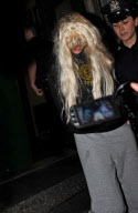 AMANDA BYNES GETS ARRESTED
