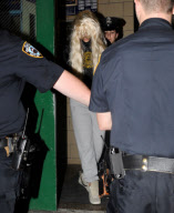 AMANDA BYNES GETS ARRESTED