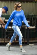 Sarah Jessica Parker goes Electric Blue for the School Run