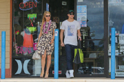 Paris Hilton gets caught up in the Hawaiian winds