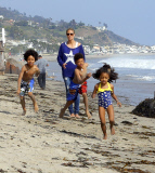Heidi Klum takes her kids to the beach without boyfriend - Part 2