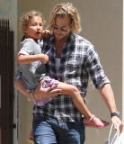 Gabriel Aubry holds on tight to Nahla
