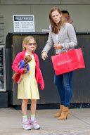 Jennifer Garner gets Violet a new American Girl doll