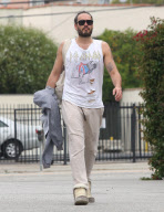 Russell Brand Heads To His Yoga Class 