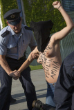 FEMEN Protest vor dem Kanzleramt in Berlin