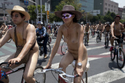 Mexico: World Naked Bike Ride Mexico City 2013