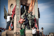 Riot police retake Istanbul's Taksim Square