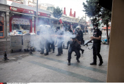 Turkey : Riot police retake Istanbul's Taksim Square