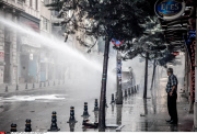 Turkey : Riot police retake Istanbul's Taksim Square