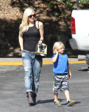 Gwen Stefani wears distressed denim while dropping off Zuma