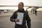 Solar Impulse takes off from Cincinnati 