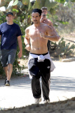 *EXCLUSIVE* Colin Farrell bares his Toned Abs during a Shirtless Run