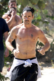 *EXCLUSIVE* Colin Farrell bares his Toned Abs during a Shirtless Run