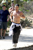 *EXCLUSIVE* Colin Farrell bares his Toned Abs during a Shirtless Run